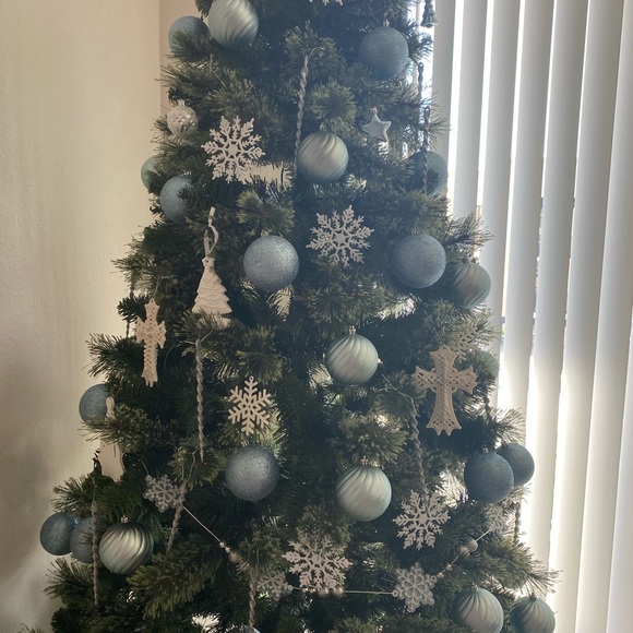 7’  New Christmas tree in the original box. Don’t need it anymore - Picture 2 of 2